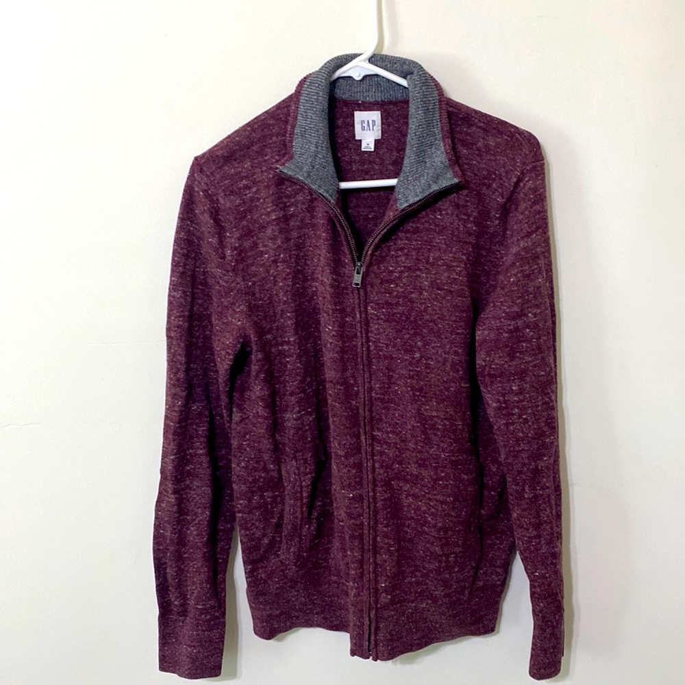 Mens burgundy sweater. Fully zip